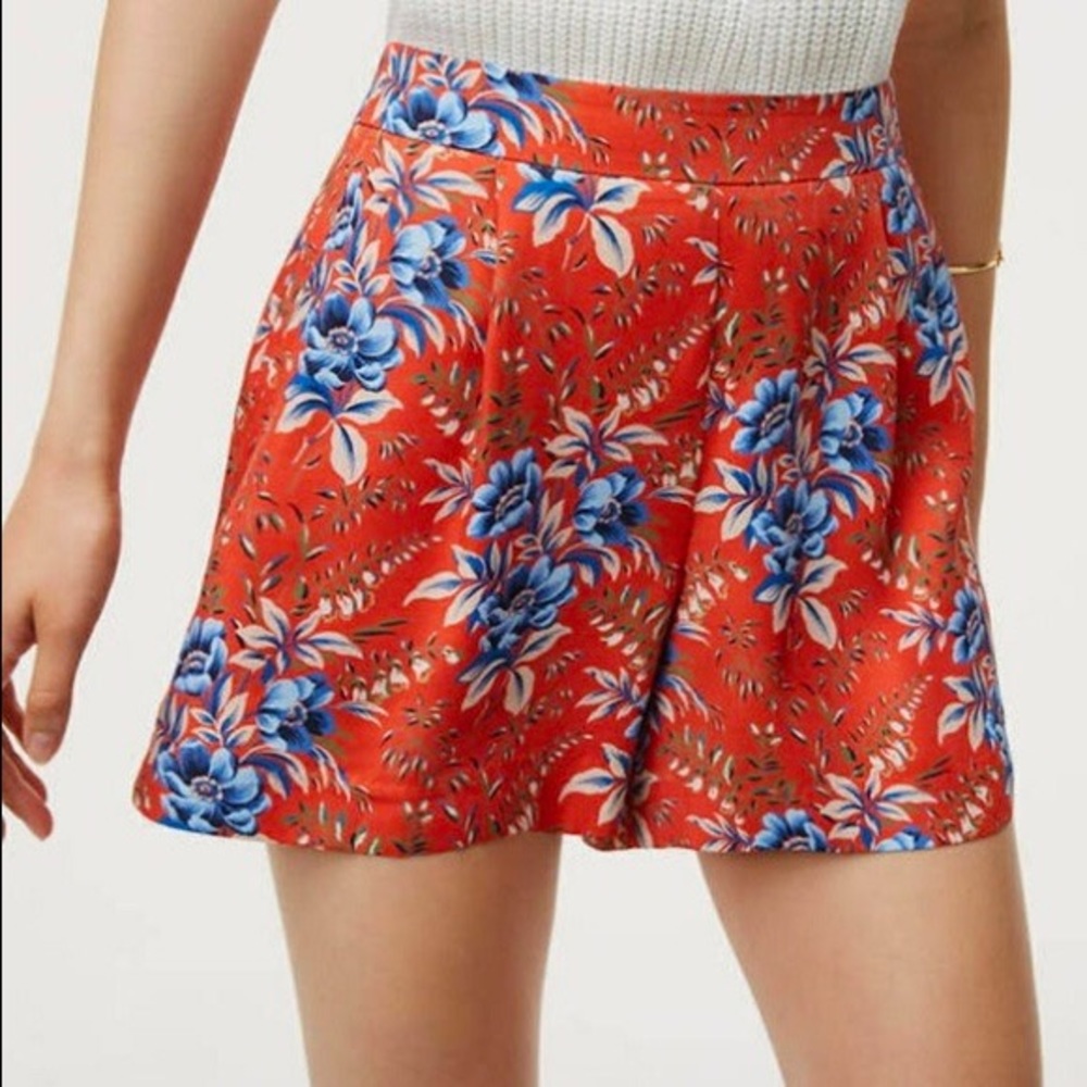 LOFT Floral Pleated Shorts